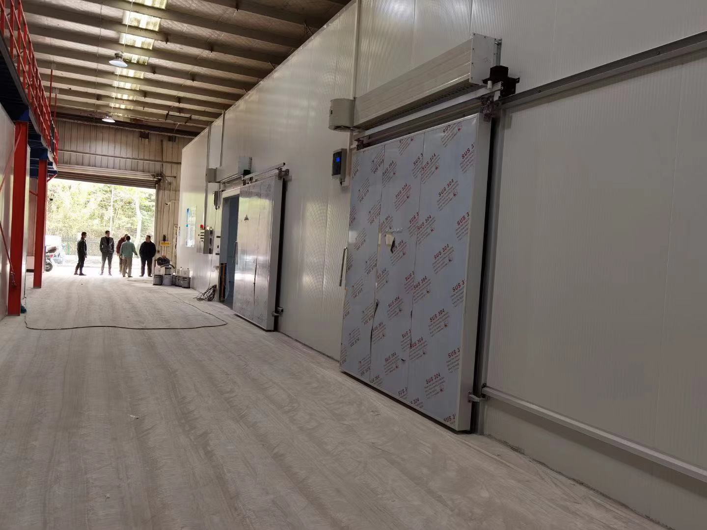 上海11000m3大型冷鏈物流冷庫(kù)安裝工程項(xiàng)目